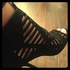 Black High Heel Peep 👀 Toes Funky Design Shoe